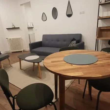 Moderne Avec Cour Exterieure F3 59m2
