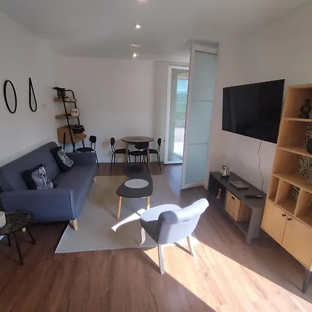 Moderne Avec Cour Exterieure F3 59m2 Apartment *