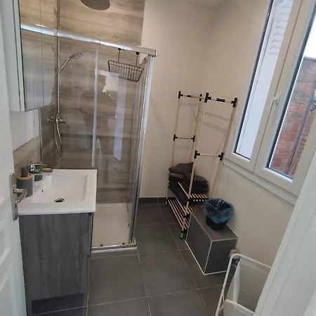Moderne Avec Cour Exterieure F3 59m2 Apartment Villemomble